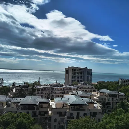 公寓 Ivtour In Yalta Complex 金沙